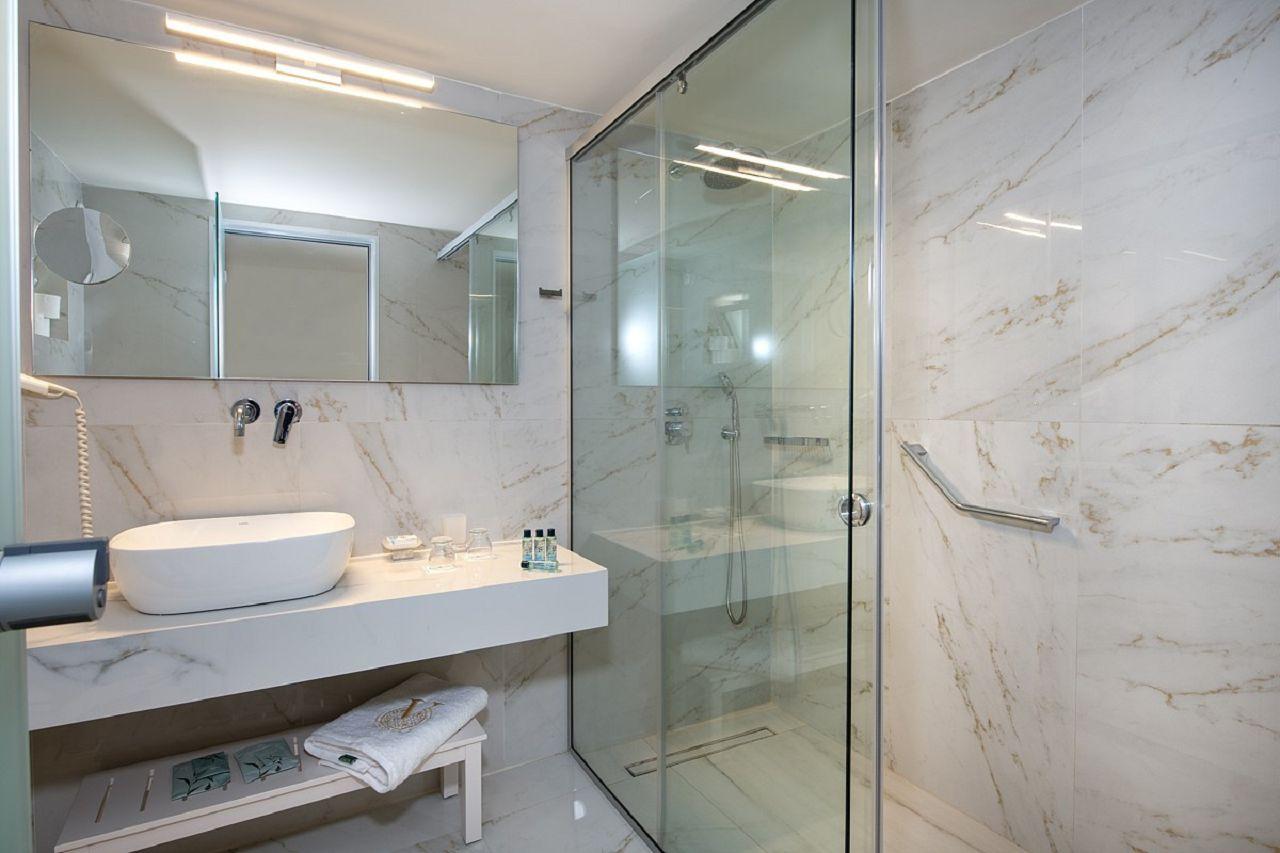 Deluxe Maisonette with Individual Pool