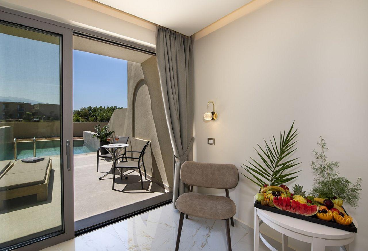 Junior Suite WEST with Individual Pool