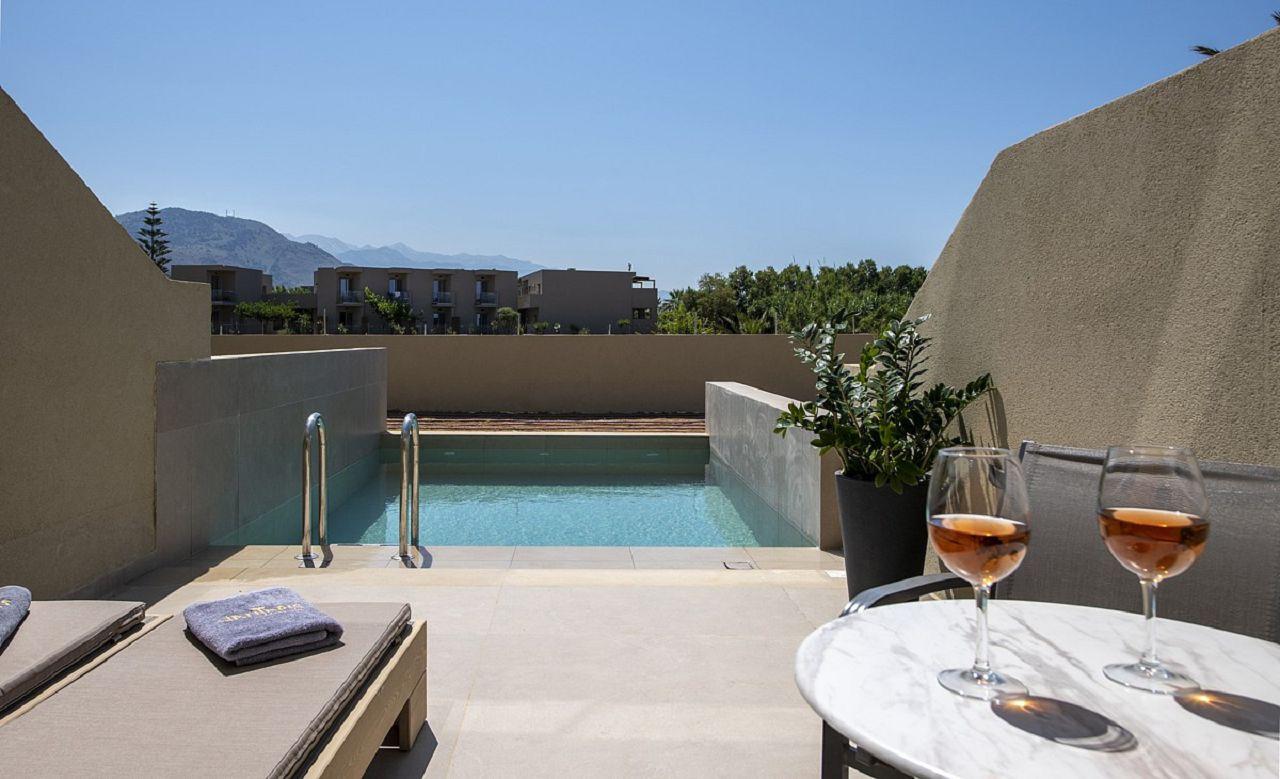 Junior Suite WEST with Individual Pool