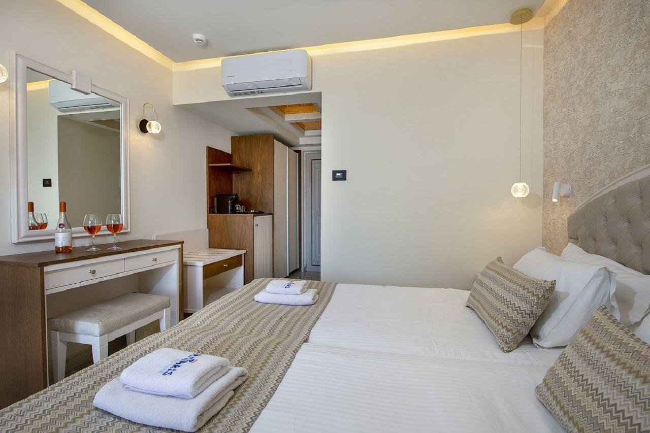 Junior Suite with Individual Pool