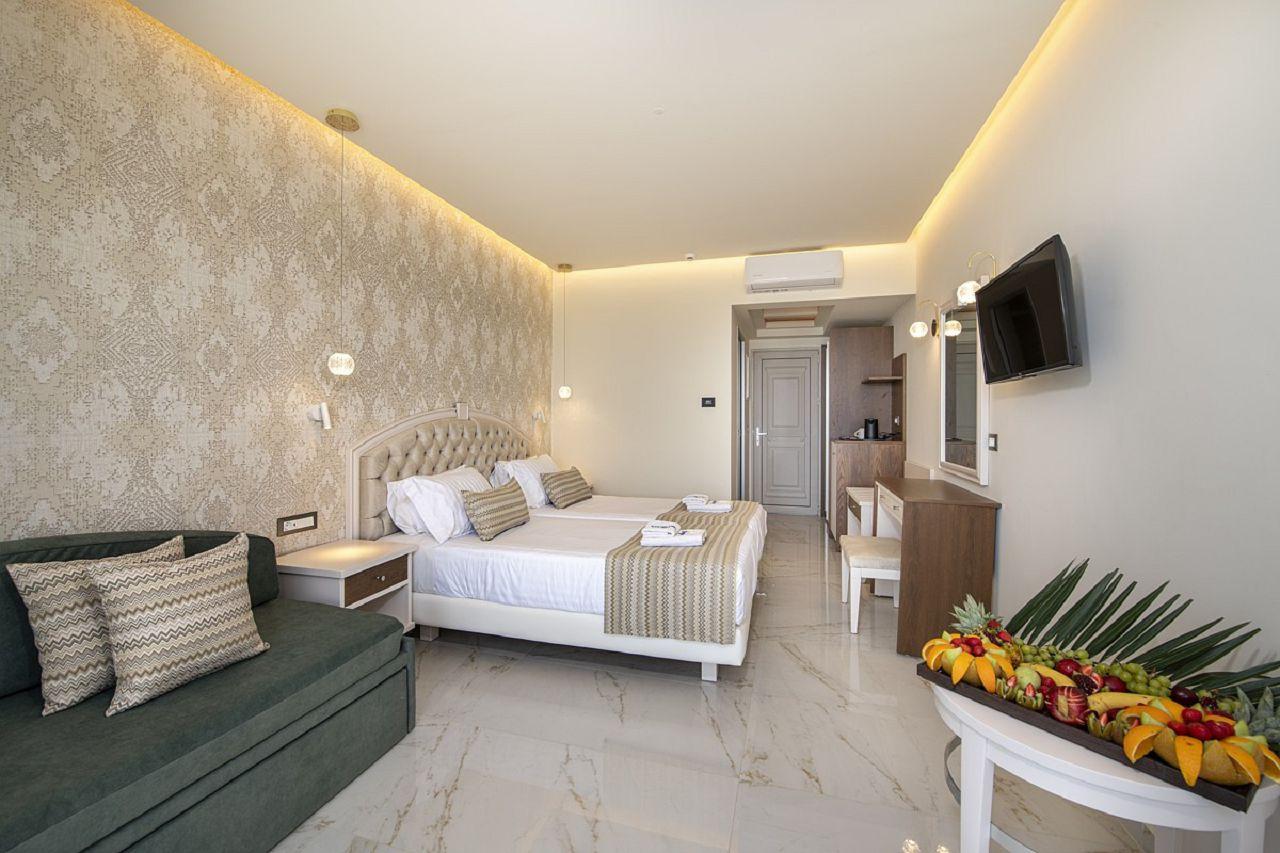 Room Sea Front