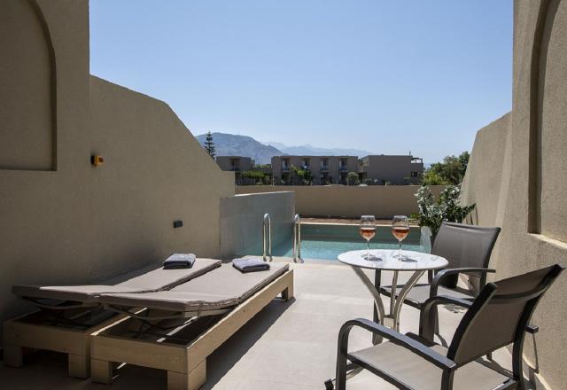 Junior Suite WEST with Individual Pool