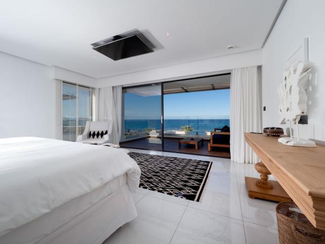Dream Villa Beach Front with Private Pool