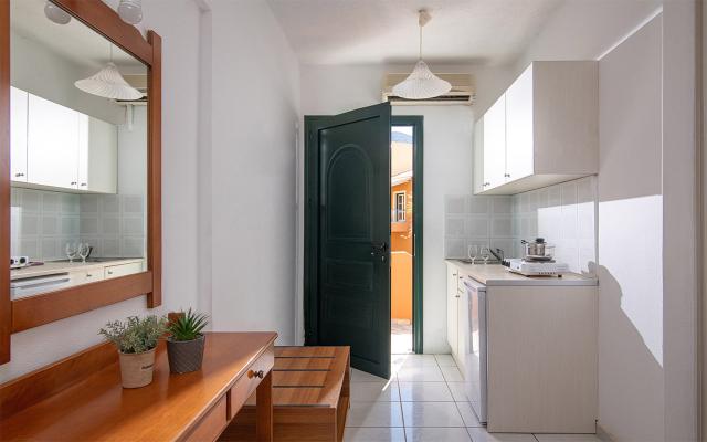 Triple Studio with Mountain or Garden View