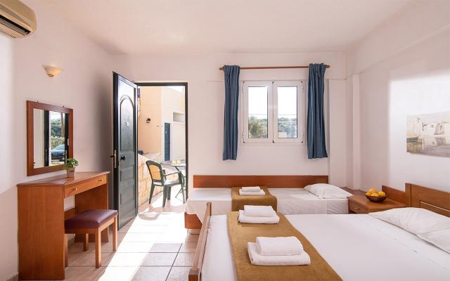 Triple Studio with Mountain or Garden View