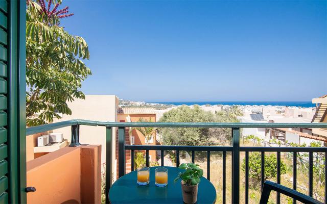 Family Apartment with Sea View