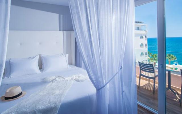 Honeymoon Suite