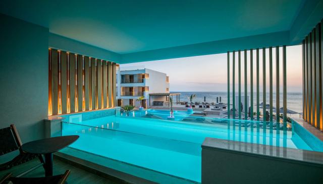 Dazzling Blue Sea View Plunge Pool