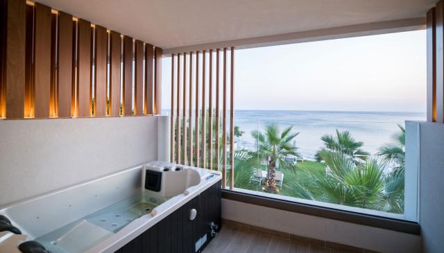 Dazzling Blue Sea View Outdoor Hot Tub