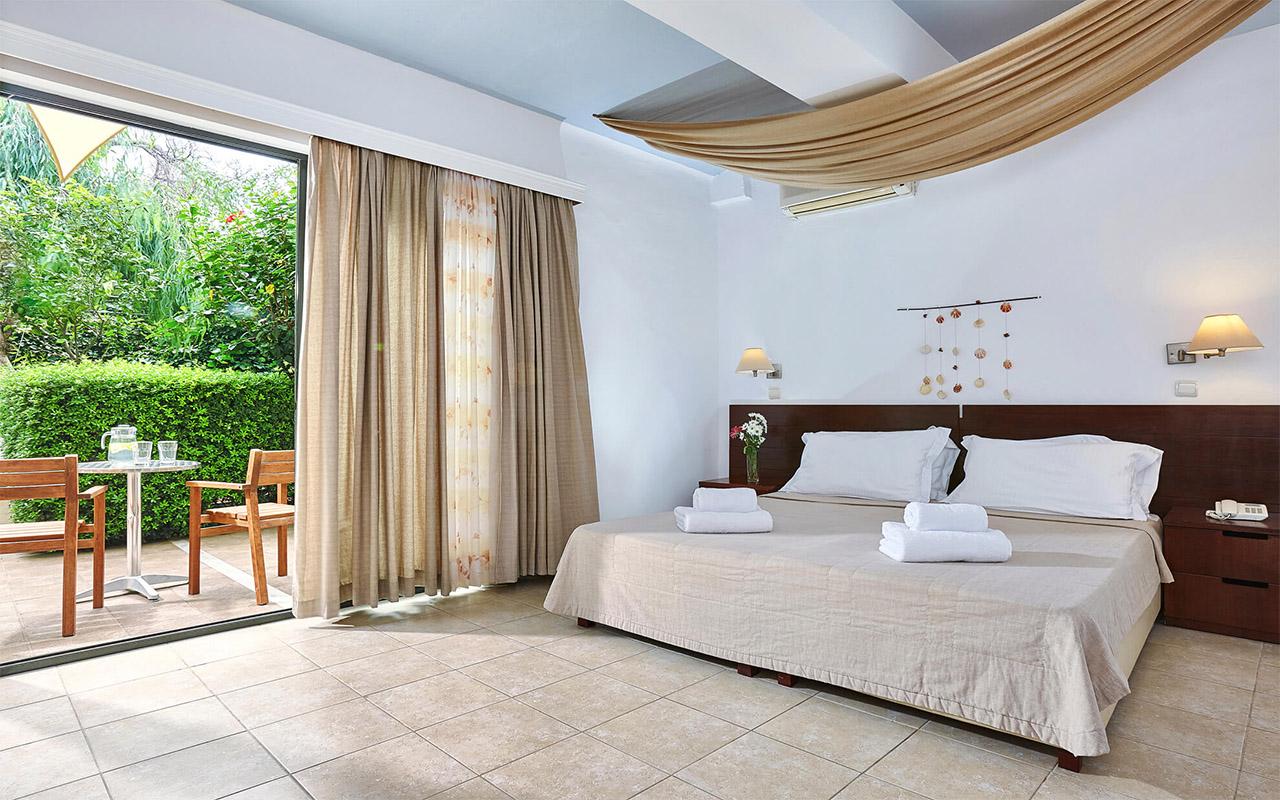 Room Pool/Sea View