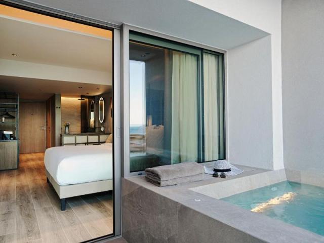 Deluxe Retreat Plunge Pool Double