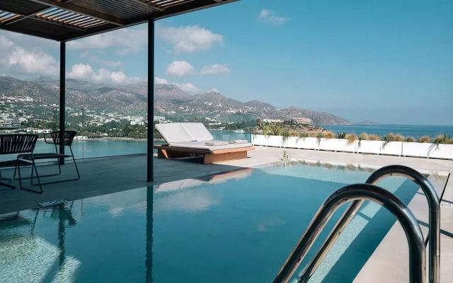 Amazing Escape Suite Grand Pool