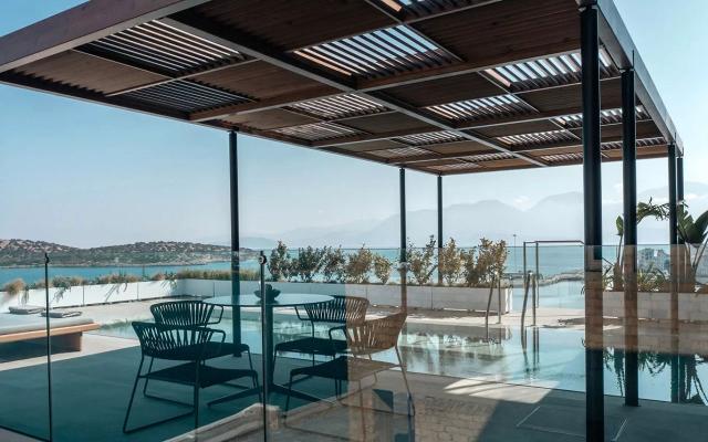 Amazing Escape Suite Grand Pool