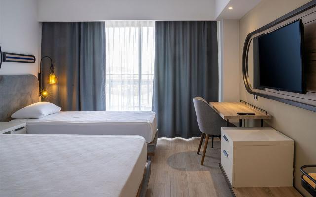 Economy Room