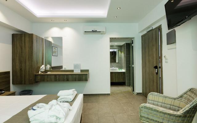 Economy Room