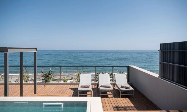 Imperial 2 Bedroom Suite Water Front Direct Sea View