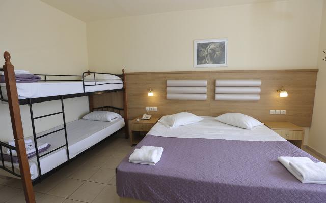 Room Quadruple Sea View