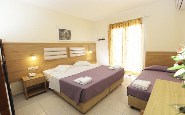 Room Quadruple Sea View