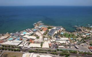 Eri Beach & Village