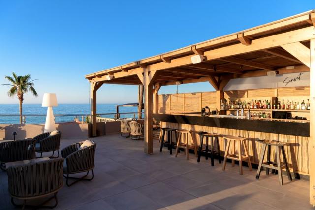 High Beach White The Villa Collection