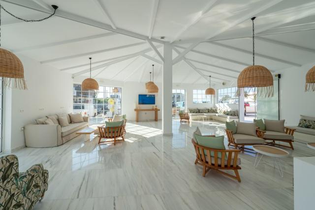 High Beach White The Villa Collection