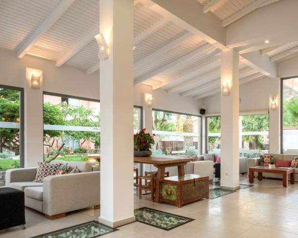 High Beach White The Villa Collection