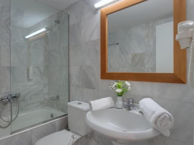 2 Bedroom Apartment Side Sea View