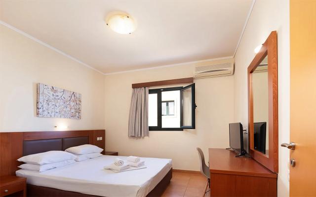 One Bedroom Apartment Sea View