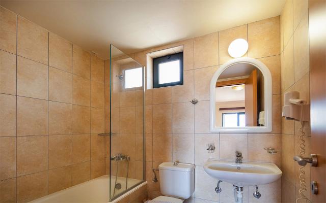 One Bedroom Apartment Sea View