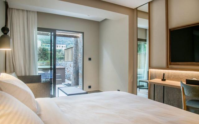 Classic Room Garden View with Outdoor Jacuzzi