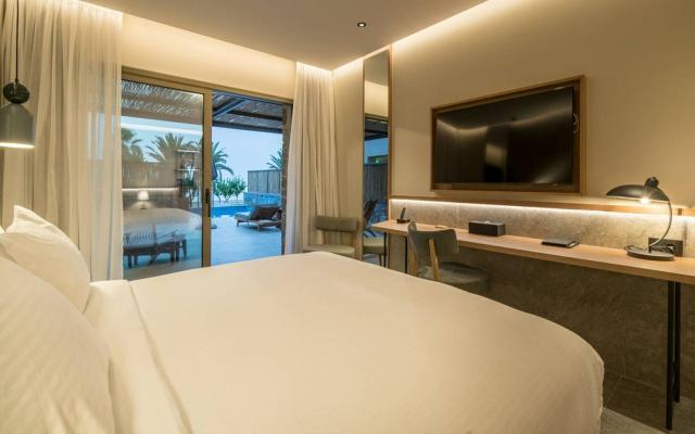 Family Room Sea View with Private Pool