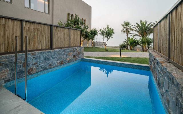 Family Room Sea View with Private Pool