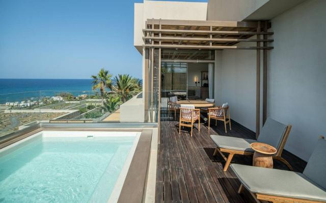 Signature Suite Sea View with Outdoor Jacuzzi