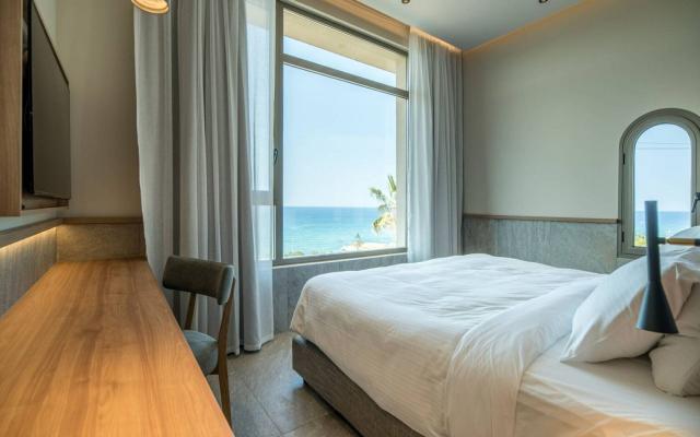 Signature Suite Sea View with Outdoor Jacuzzi