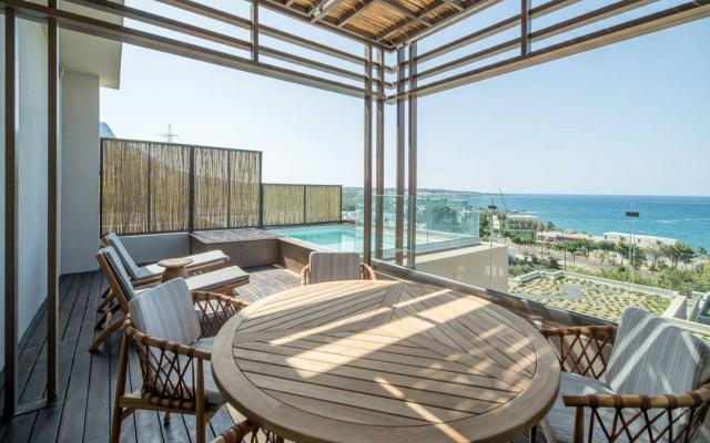 Signature Suite Sea View with Outdoor Jacuzzi