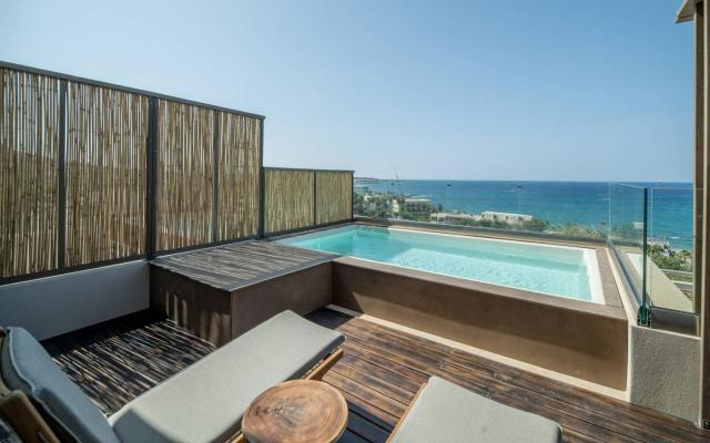 Signature Suite Sea View with Outdoor Jacuzzi