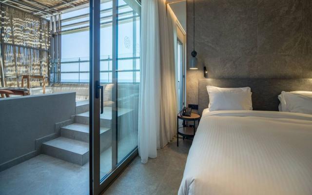 Serenity Suite Sea View