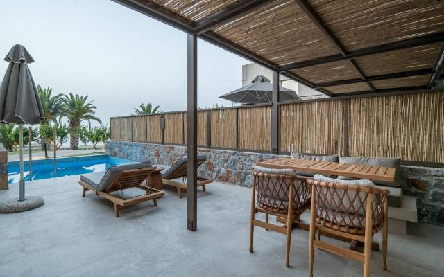 Petit Suite Sea View with Private Pool