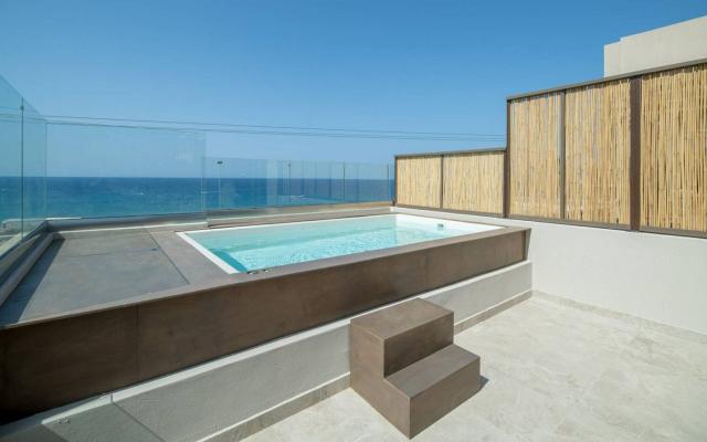 Petit Suite Sea View with Outdoor Jacuzzi