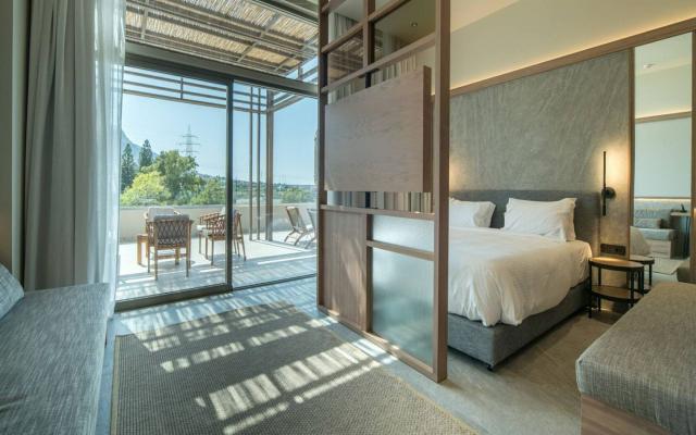 Petit Suite Sea View with Outdoor Jacuzzi