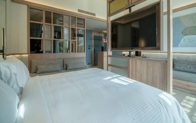 Petit Suite Sea View with Outdoor Jacuzzi