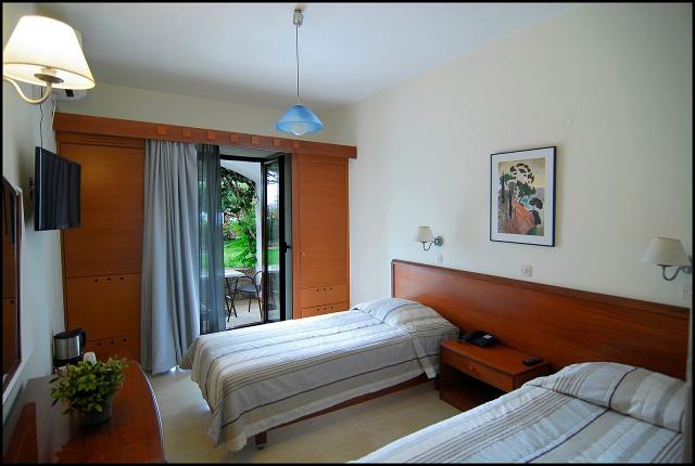 Twin/Double Room Garden View
