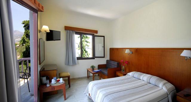 Twin/Double Room Garden View