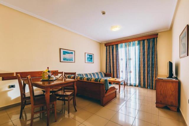 Junior suite pool / sea view