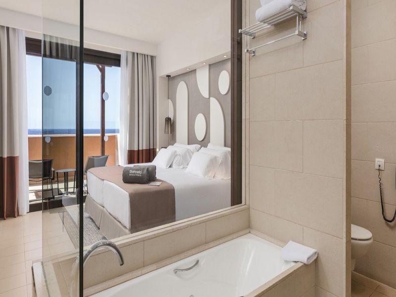 Deluxe Suite Sea View Front Main