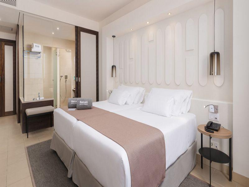 Deluxe Twin/Double Room Front Sea View - Balcony