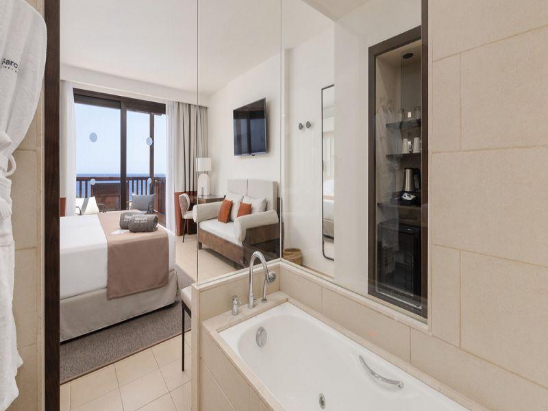Deluxe Twin/Double Room Front Sea View - Balcony