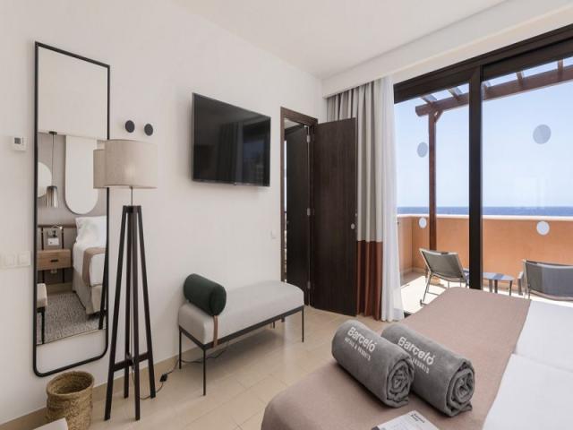 Deluxe Suite Sea View Front Main