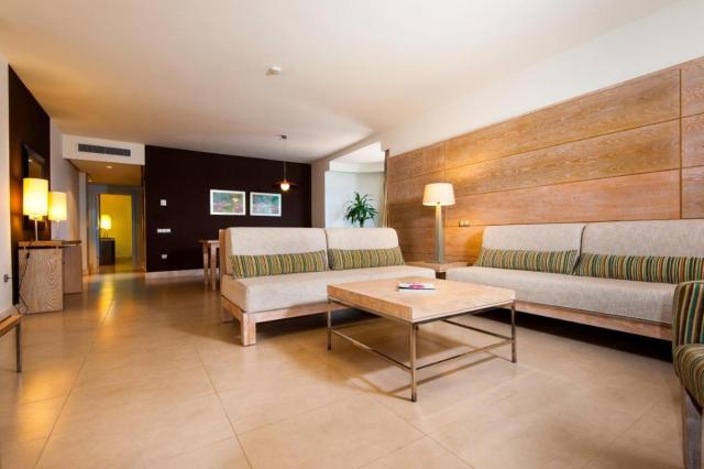 Kn Hotel Arenas Del Mar