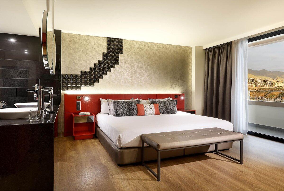 Studio Gold Suite